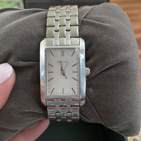 Stainless case & bracelet, silver dial, quartz movement, Stainless case. - Picture 3 of 4